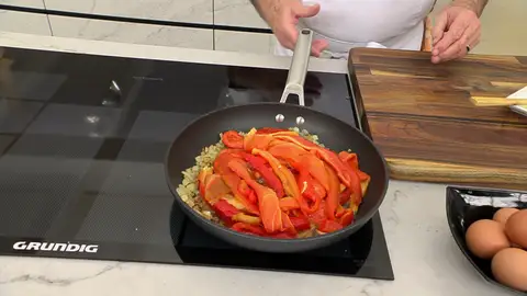 Sazona y rehoga las hortalizas a fuego medio Sazona y rehoga las hortalizas a fuego medio