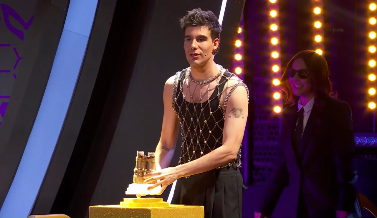 ¡Se confirma el año calvista! Javier Calvo, ganador de los prismáticos de oro en Mask Singer