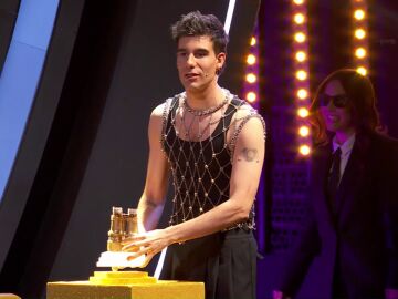 &iexcl;Se confirma el a&ntilde;o calvista! Javier Calvo, ganador de los prism&aacute;ticos de oro en Mask Singer