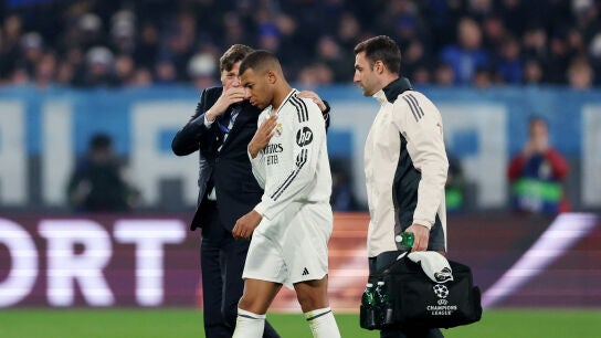 Kylian Mbapp&eacute;, en el momento de ser sustituido el pasado martes en B&eacute;rgamo