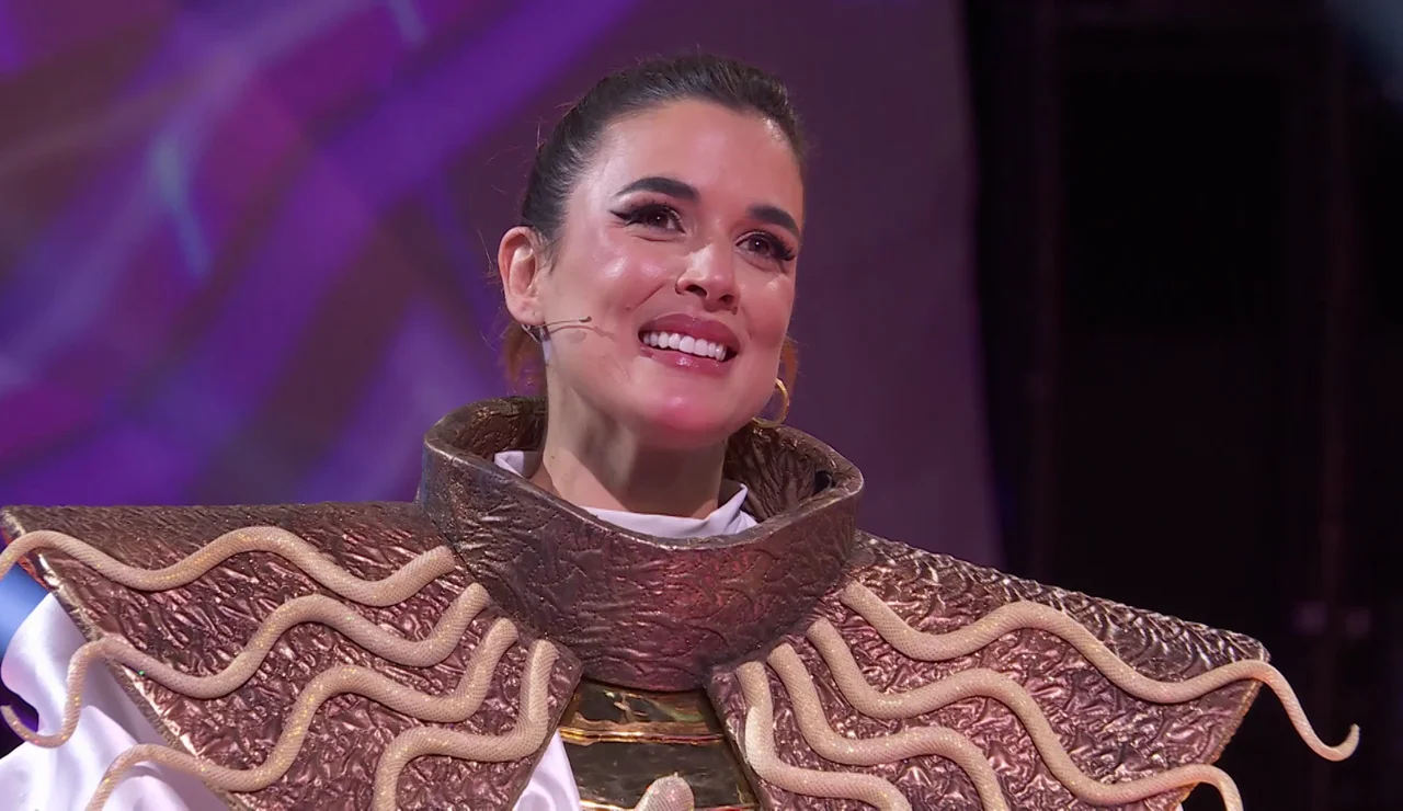 ¡Adriana Ugarte era Cobra!: la actriz ha sido desenmascarada en la Gran Final de Mask Singer