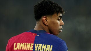 Lamine Yamal en el Signal Iduna Park
