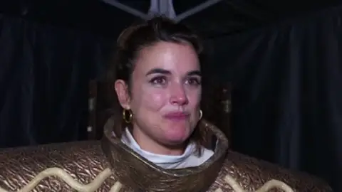 Las lágrimas de emoción de Adriana Ugarte por verse finalista de Mask Singer: “Aquí no estoy bajo control” Las lágrimas de emoción de Adriana Ugarte por verse finalista de Mask Singer: “Aquí no estoy bajo control”