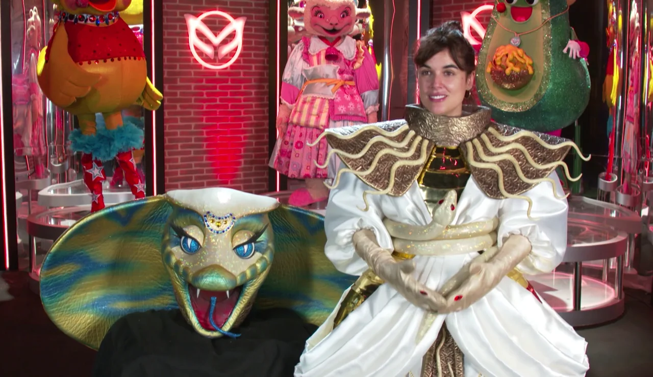 La reflexión Adriana Ugarte en su despedida como Cobra: ¿Tiene algo que ver la máscara con sus personajes?