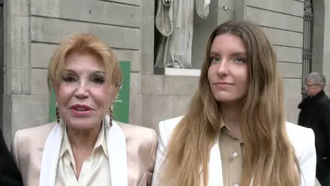 La baronesa Thyssen y su hija Carmen La baronesa Thyssen y su hija Carmen
