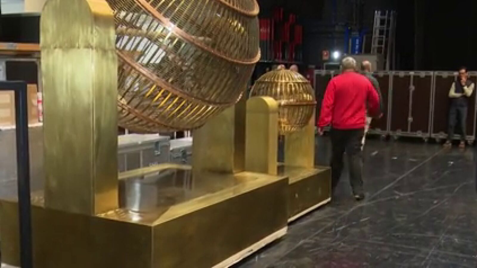 Cuenta atrás para la Lotería de Navidad 2024: los bombos ya están en el Teatro Real