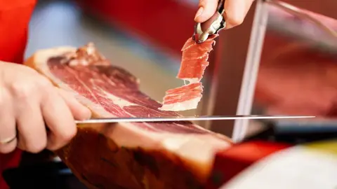 Cortando jamón Cortando jamón