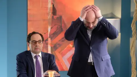 El hackeo fallido de Goyito y la protesta de Alicia enseñando las tetas echan por tierra la negociación de Gregorio El hackeo fallido de Goyito y la protesta de Alicia enseñando las tetas echan por tierra la negociación de Gregorio