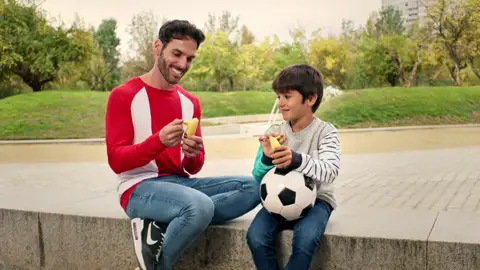 Educación y comunicación contra la obesidad infantil, la “epidemia” del S. XXI Educación y comunicación contra la obesidad infantil, la “epidemia” del S. XXI