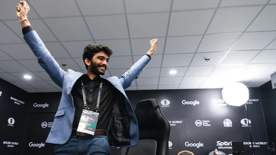 Gukesh Dommaraju celebra su victoria Gukesh Dommaraju celebra su victoria