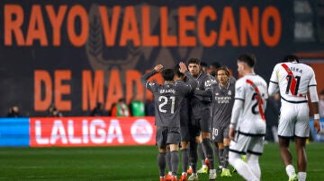 Fede Valverde celebra su gol en Vallecas