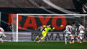 El gol de cabeza de Unai López a los blancos