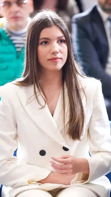 La infanta Sofía debuta en su primer acto en solitario en una entrega de premios La infanta Sofía debuta en su primer acto en solitario en una entrega de premios