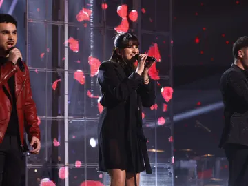 ¡Magia en estado puro! El público se rinde ante el talento de Rozalén junto a Erwin y Diego ¡Magia en estado puro! El público se rinde ante el talento de Rozalén junto a Erwin y Diego