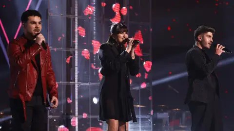 ¡Magia en estado puro! El público se rinde ante el talento de Rozalén junto a Erwin y Diego ¡Magia en estado puro! El público se rinde ante el talento de Rozalén junto a Erwin y Diego