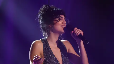 La preciosa versión de Lola Eme con ‘Peces de ciudad’ que emociona a Pablo López La preciosa versión de Lola Eme con ‘Peces de ciudad’ que emociona a Pablo López