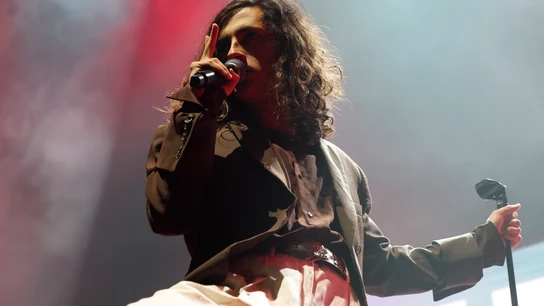 Un momento del concierto que la banda murciana 'Arde Bogotá' ofrece este viernes en el WiZink Center de Madrid. Un momento del concierto que la banda murciana 'Arde Bogotá' ofrece este viernes en el WiZink Center de Madrid.