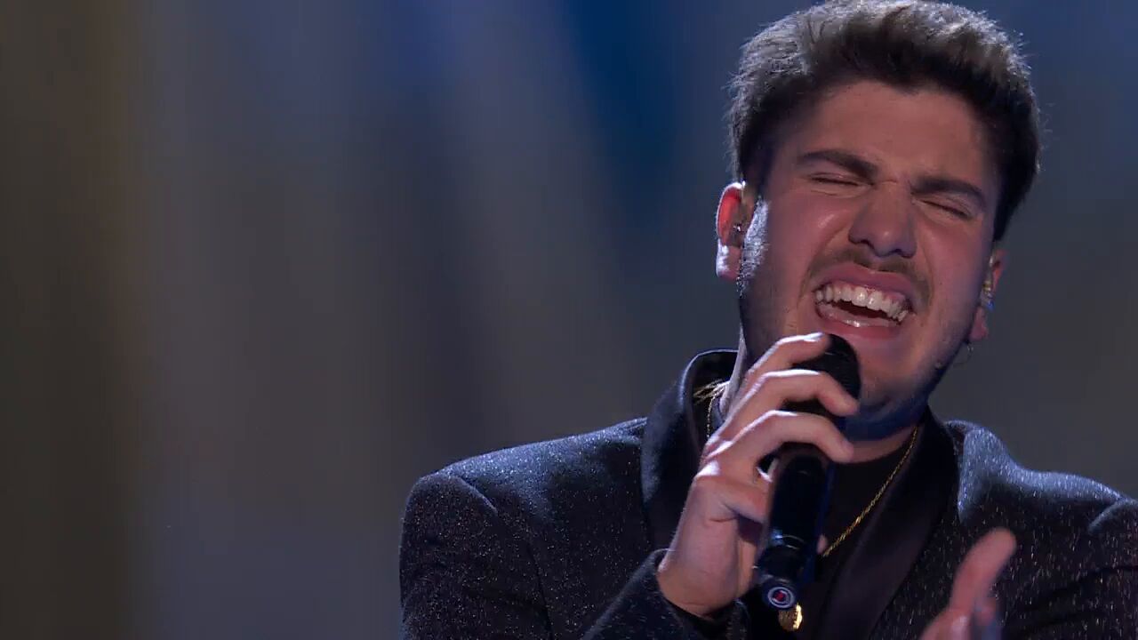 El semifinalista de La Voz que rompe el escenario con ‘Ayone’ de Demi ...