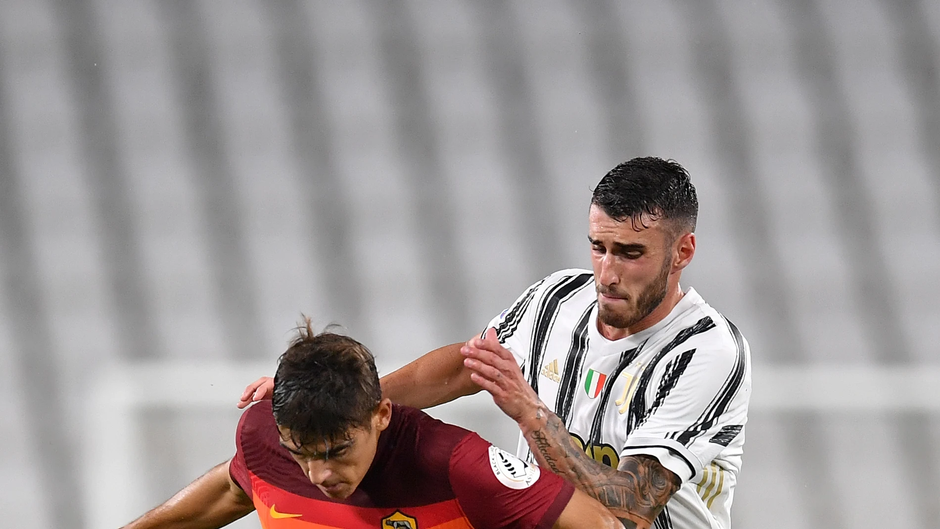 Simone Muratore (d) con la Juventus en 2020 Simone Muratore (d) con la Juventus en 2020