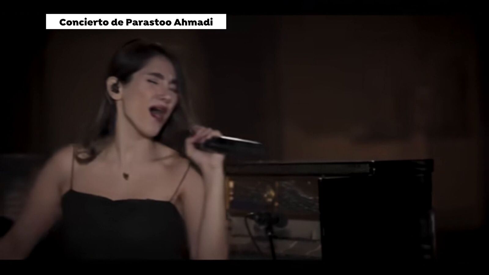 Detenida una cantante iraní por compartir una actuación online sin velo