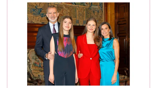 Los Reyes y sus hijas felicitan la Navidad Los Reyes y sus hijas felicitan la Navidad