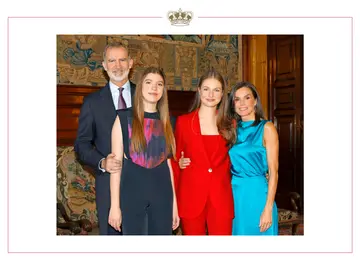 Los Reyes y sus hijas felicitan la Navidad Los Reyes y sus hijas felicitan la Navidad