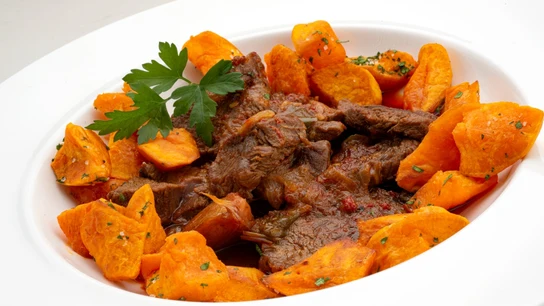 Ternera guisada con pimientos y batata Ternera guisada con pimientos y batata