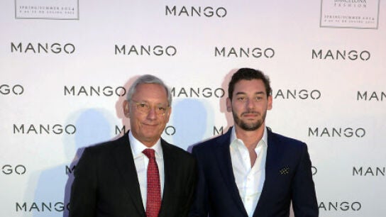 Isak Andic y su hijo Jonathan en un acto de Mango de 2013