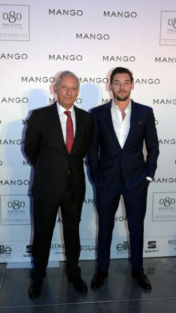 Isak Andic y su hijo Jonathan en un acto de Mango de 2013
