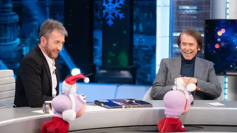 Raphael pone a prueba su espíritu navideño en El Hormiguero con 'El Navideñómetro' Raphael pone a prueba su espíritu navideño en El Hormiguero con 'El Navideñómetro'