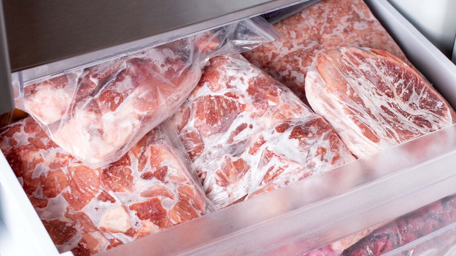 Congelar carne al borde de la caducidad: esto es lo que debes tener en cuenta para no correr riesgos