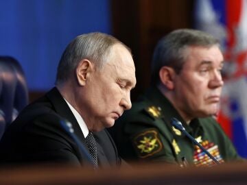 El presidente ruso, Vladimir Putin, y el general de las Fuerzas Armadas rusas, Valery Gerasimov