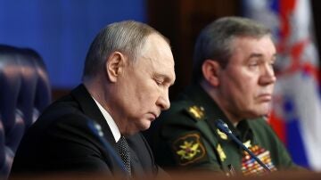 El presidente ruso, Vladimir Putin, y el general de las Fuerzas Armadas rusas, Valery Gerasimov