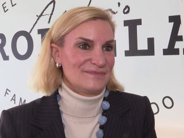 Mar&iacute;a Zurita haciendo declaraciones a la prensa