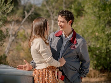 Mateo y Claudia vuelven ilusionados de Toledo, &iexcl;han encontrado el local para montar la librer&iacute;a de sus sue&ntilde;os!