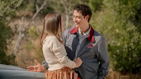 Mateo y Claudia vuelven ilusionados de Toledo, ¡han encontrado el local para montar la librería de sus sueños! Mateo y Claudia vuelven ilusionados de Toledo, ¡han encontrado el local para montar la librería de sus sueños!