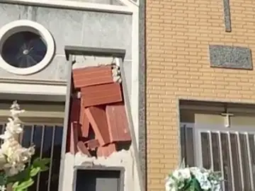 Las tumbas profanadas en El Viso del Alcor Las tumbas profanadas en El Viso del Alcor