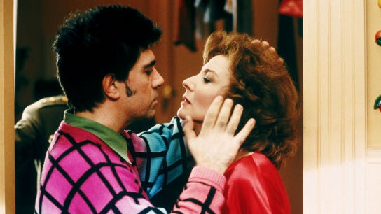 Pedro Almod&oacute;var y Marisa Paredes en La flor de mi secreto en 1995