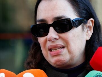 Maria Isasi, hija de Marisa Paredes en el tanatorio