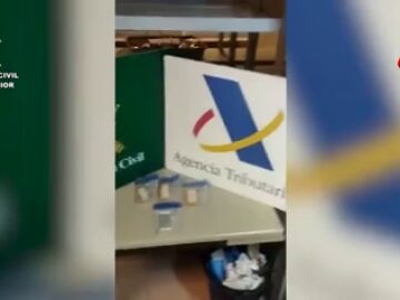 Intervenidos 200.000 euros en lingotes de oro escondidos en la maleta de una pasajera en el aeropuerto del Prat