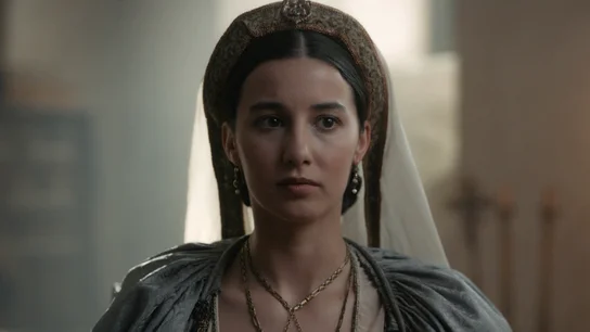 Esta noche, gran final de Beguinas: Lucía suplica ayuda al padre Gonzalo con las libertas Esta noche, gran final de Beguinas: Lucía suplica ayuda al padre Gonzalo con las libertas