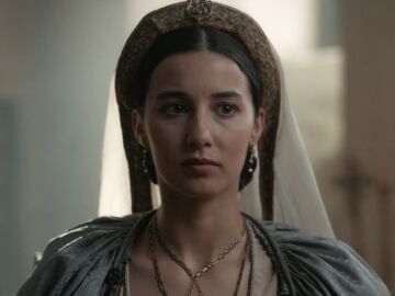 Esta noche, gran final de Beguinas: Luc&iacute;a suplica ayuda al padre Gonzalo con las libertas