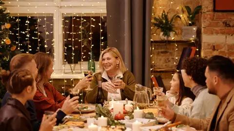 Familia en la cena navideña Familia en la cena navideña