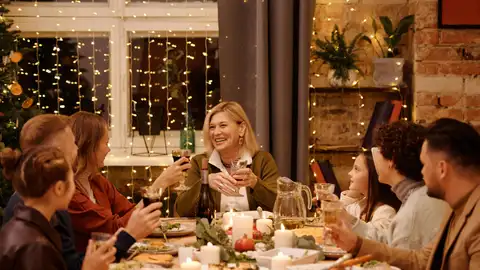 Familia en la cena navideña Familia en la cena navideña