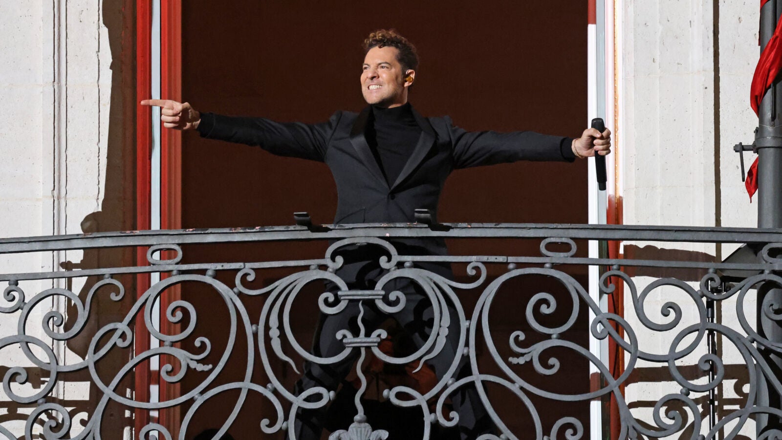 David Bisbal deslumbra Madrid con su concierto gratuito en la puerta del Sol