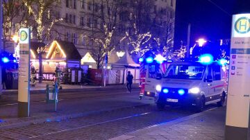 Servicios de Emergencia en el lugar del atropello, Magdeburgo, Alemania