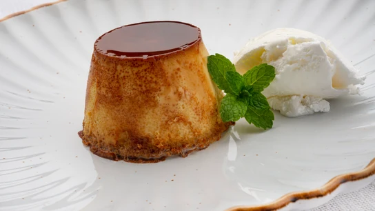 ¡Para chuparse los dedos! Arguiñano prepara un delicioso flan de turrón con helado ¡Para chuparse los dedos! Arguiñano prepara un delicioso flan de turrón con helado