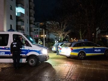 Las autoridades alemanas en el lugar del atropello