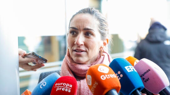 Natalia Figueroa atendiendo a los medios