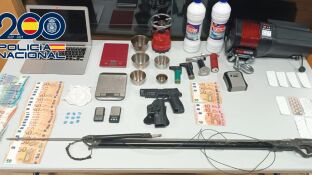 Dos detenidos por tr&aacute;fico de drogas tras el desmantelamiento de dos narcopisos del barrio vigu&eacute;s de O Calvario 